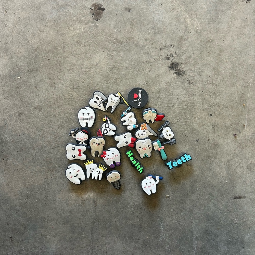 Croc jibbitz tooth charms
